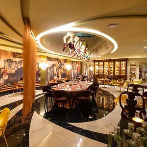 Madalena By The Beautique מלון